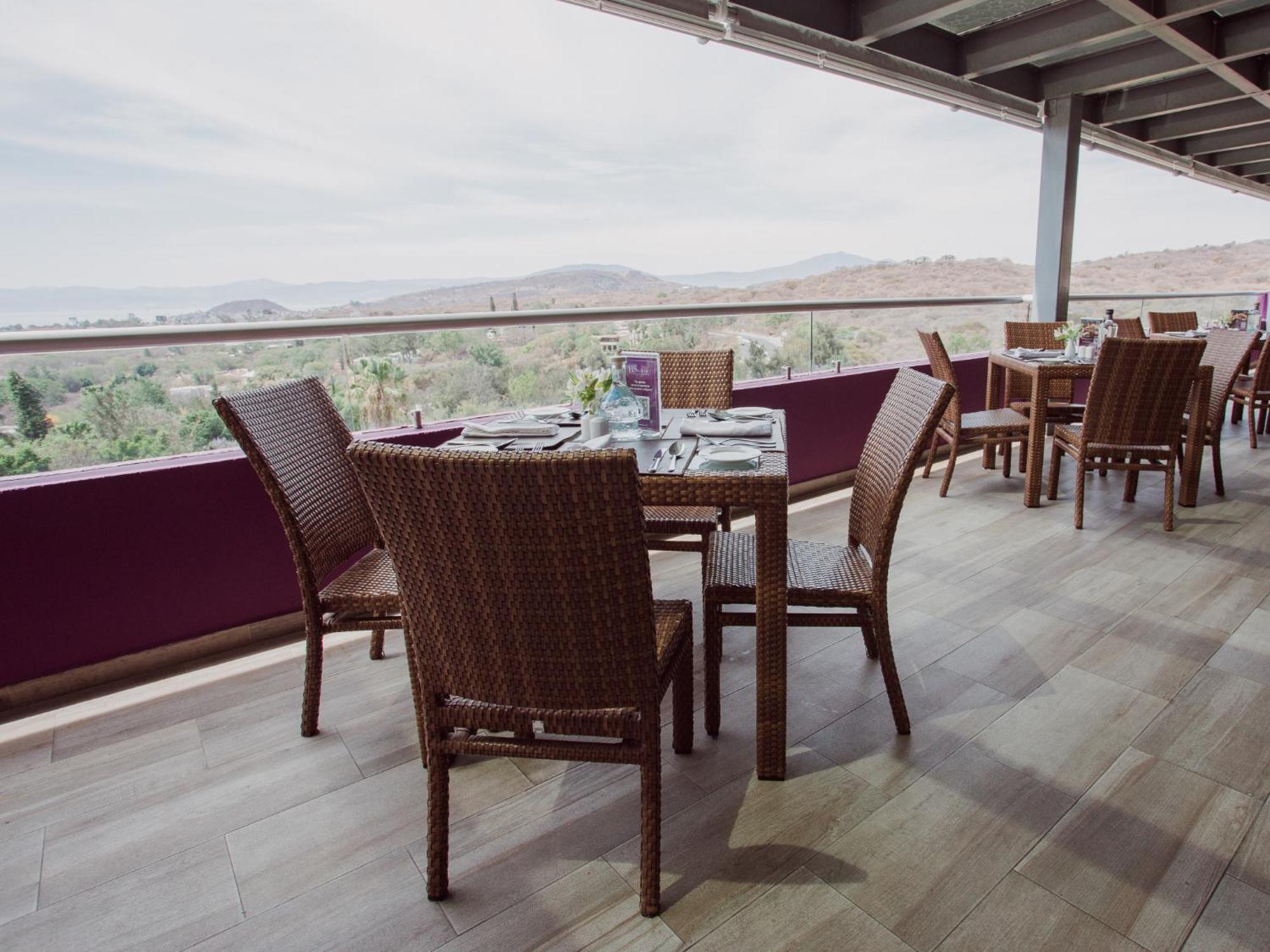 Memora Hotel & Villas Чапала Экстерьер фото